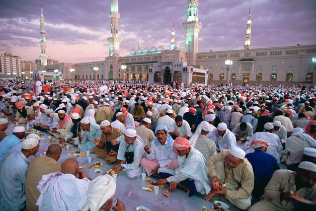 The Ban on Iftar Gatherings in Saudi Arabian Mosques